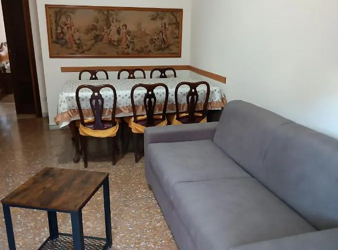 Hortis Apartment, 5 Persone, 2 Camere, Balcone, Metro C Per Il Colosseo A 10 Minuti E Tram Per Termini A 2 Minuti דירה רומא