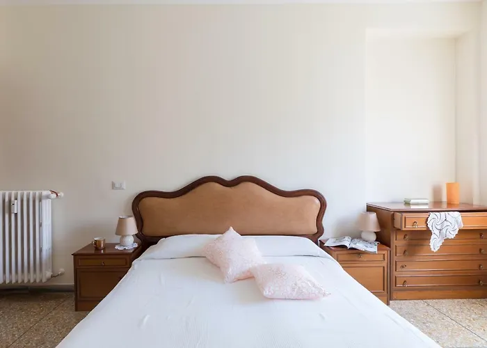 Hortis Apartment, 5 Persone, 2 Camere, Balcone, Metro C Per Il Colosseo A 10 Minuti E Tram Per Termini A 2 Minuti דירה