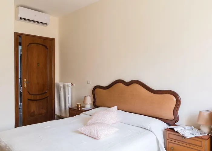 Hortis Apartment, 5 Persone, 2 Camere, Balcone, Metro C Per Il Colosseo A 10 Minuti E Tram Per Termini A 2 Minuti * רומא