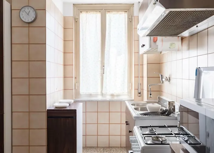 Hortis Apartment, 5 Persone, 2 Camere, Balcone, Metro C Per Il Colosseo A 10 Minuti E Tram Per Termini A 2 Minuti דירה רומא